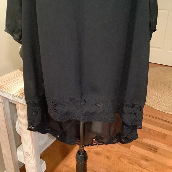 #153 Gorgeous Chicos Black Lace Bottom Tunic W/ Necklace and Earrings Set SzMed - Picture 2 of 10